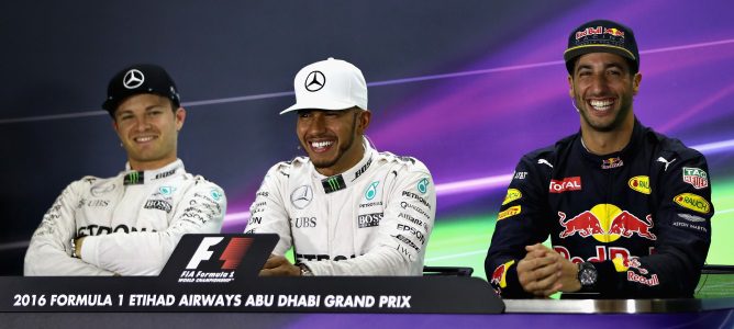 Lewis Hamilton vence el pulso y se lleva la última pole del año en el GP de Abu Dabi 2016