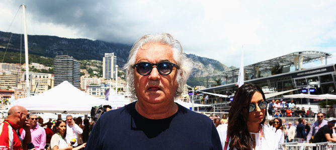 Flavio Briatore: "Fernando Alonso tiene contrato con McLaren y lo va a respetar"