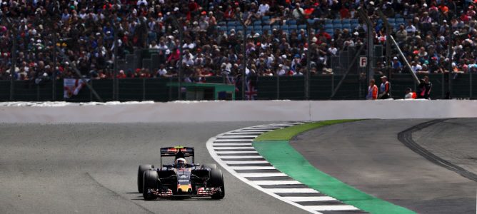 Carlos Sainz: "Con un buen chasis podemos estar entre los cinco mejores en 2017"
