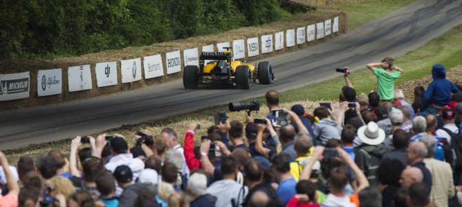 Cyril Abiteboul, sobre el motor: "Hemos optado por una opción muy agresiva"