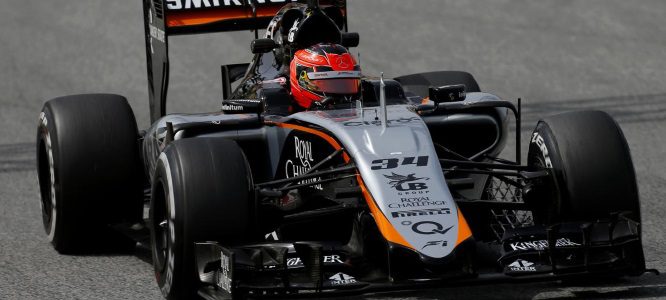 Esteban Ocon: "El objetivo para 2017 con Force India es acabar entre los tres primeros"