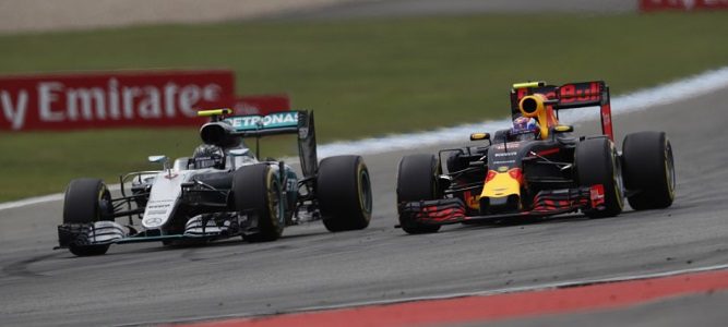 Mercedes y Red bull tendrán que rediseñar el sistema de suspensión de sus coches