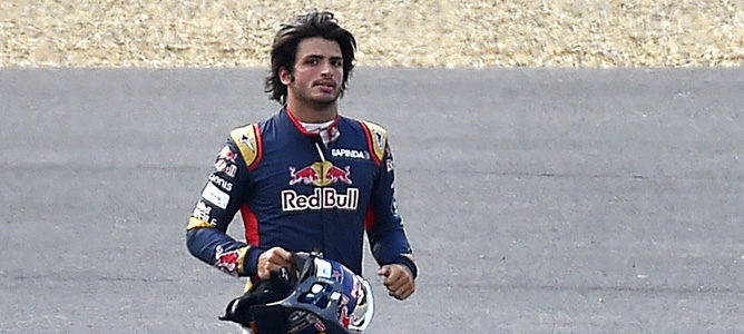 Carlos Sainz: "Los monoplazas de 2017 cuentan con la carga aerodinámica de los años dorados"