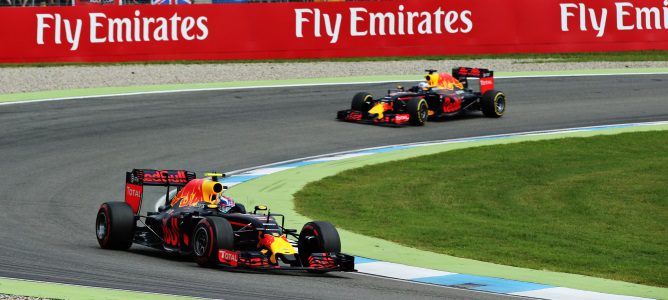 Red Bull maneja bien la rivalidad de sus pilotos