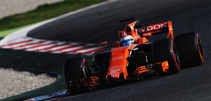 Fernando Alonso debuta con el MCL32