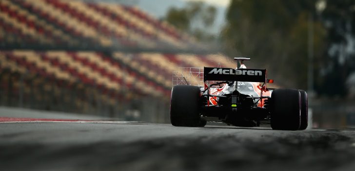 Fernando Alonso con el MCL32