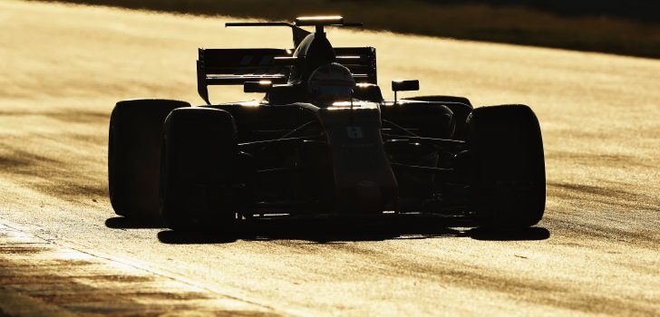 Romain Grosjean rueda en Montmeló