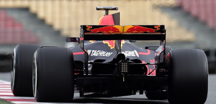 Max Verstappen durante los test de pretemporada 2017