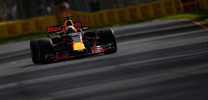 Daniel Ricciardo rueda en casa