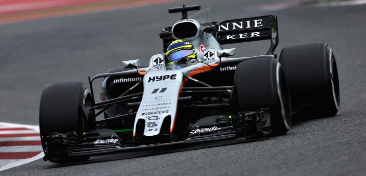 Checo Pérez en el VJM10