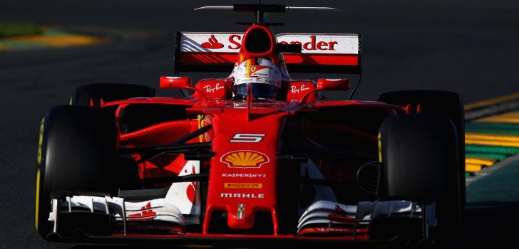 Vettel delante de Hamilton