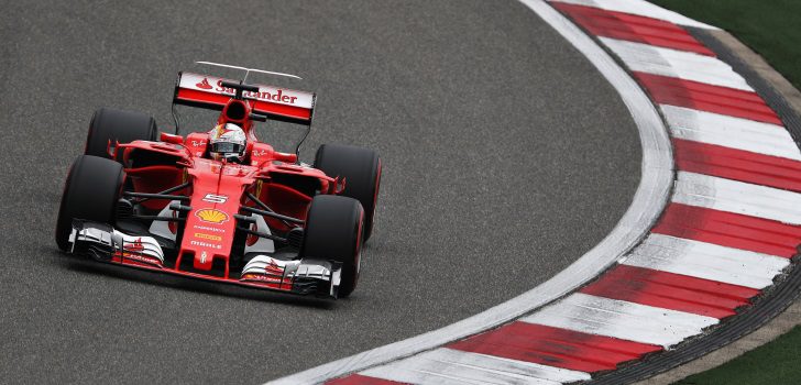 Vettel lidera los Libres 3