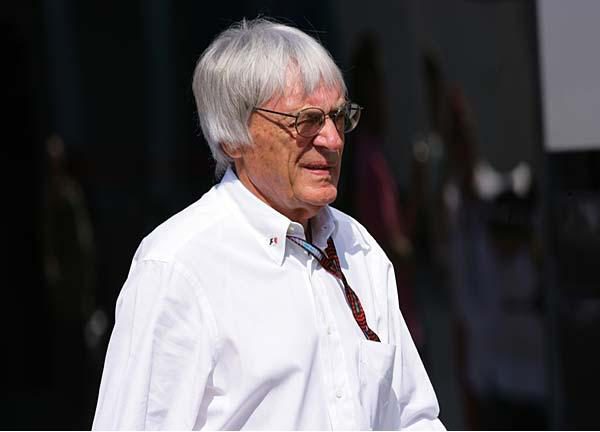 Ecclestone quiere que los equipos tengan tres coches