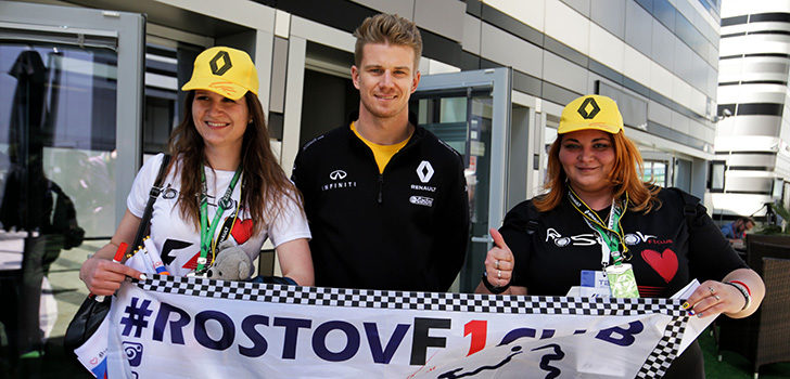 Nico Hülkenberg con aficionadas