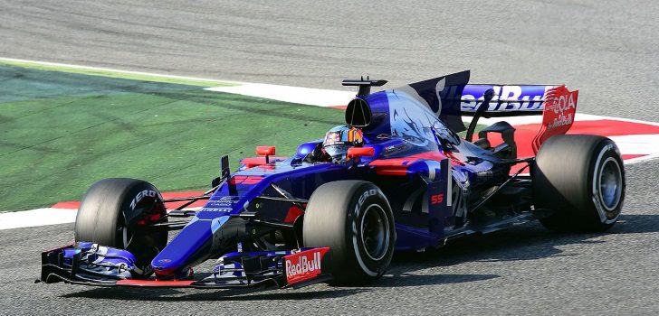 Carlos Sainz durante los test pretemporada 2017