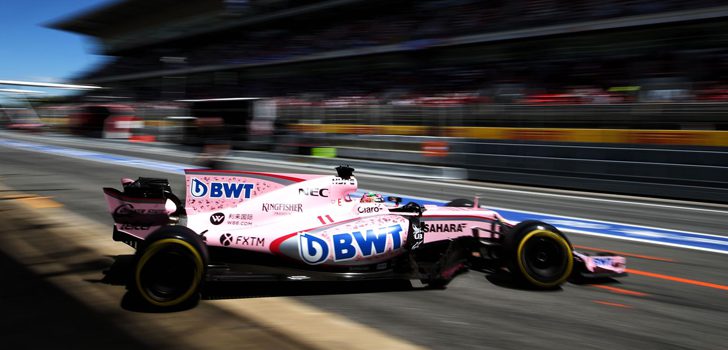 Checo Pérez en su VJM10