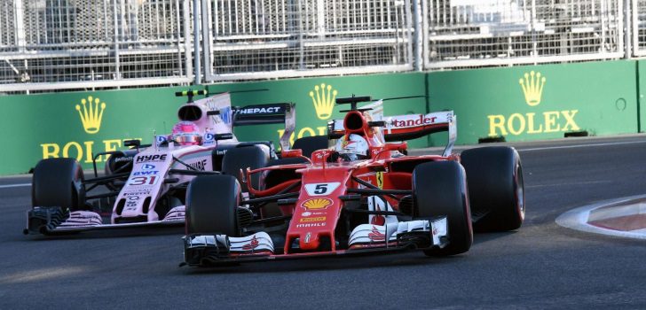Vettel adelantando a Esteban Ocon