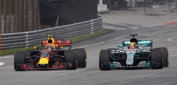 Pelea Hamilton-Verstappen