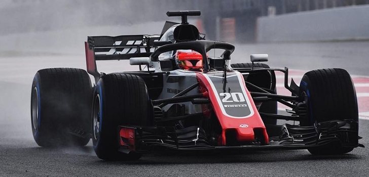 Magnussen rueda en Montmeló bajo la lluvia