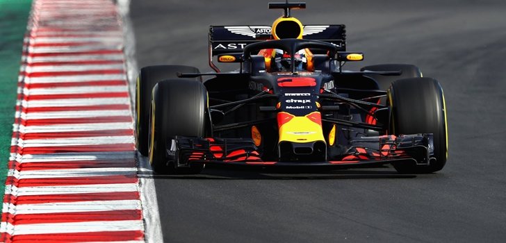 Ricciardo rueda en Montmeló