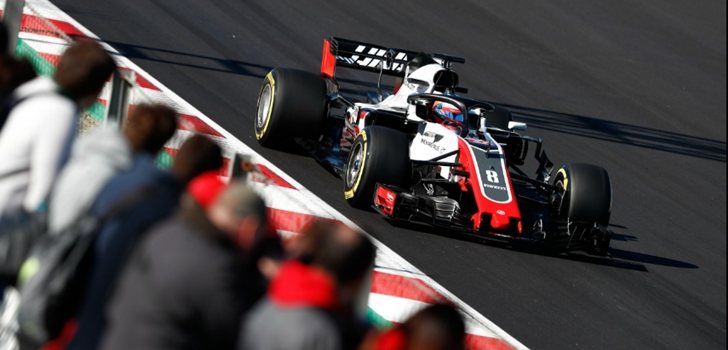 Grosjean rueda en los test de pretemporada