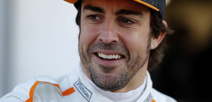 Fernando Alonso, sonriente