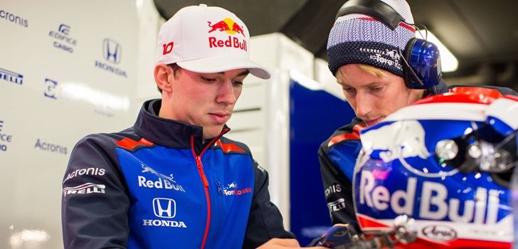 Gasly y Hartley, juntos en el garaje de Toro Rosso