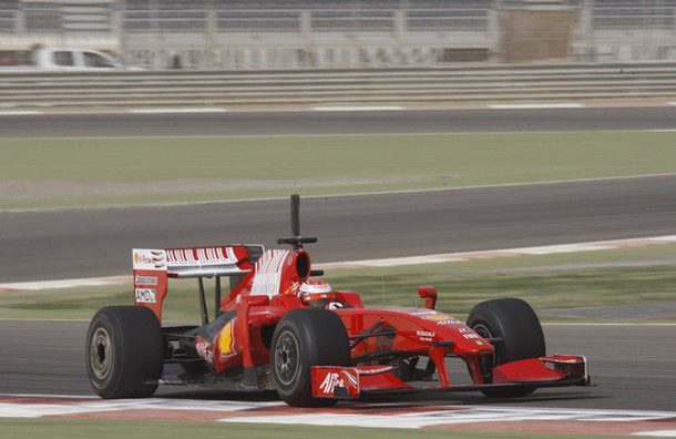 Ferrari lidera los tiempos en un día muy productivo en Bahrein