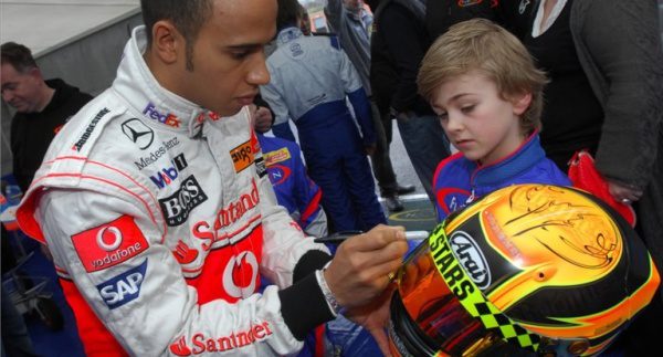Hamilton estuvo en la presentación del 'Formula Kart Stars 2009'