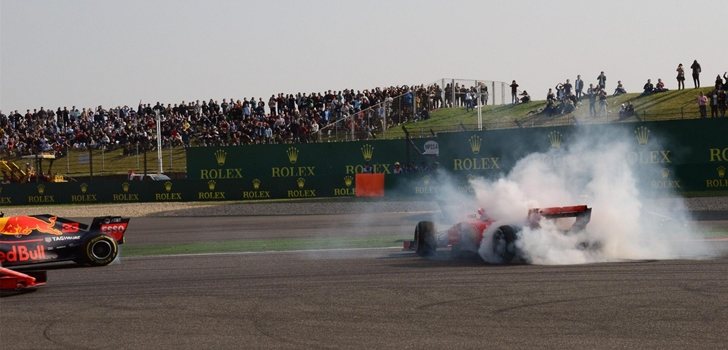 Vettel trompea tras el choque con Verstappen