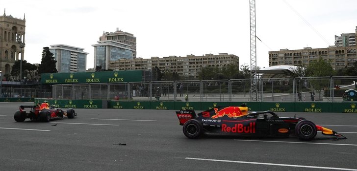Ricciardo y Verstappen sufren un accidente durante el GP de Azerbaiyán 2018