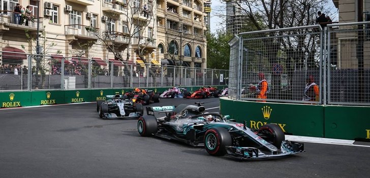 Hamilton rueda en Bakú 2018