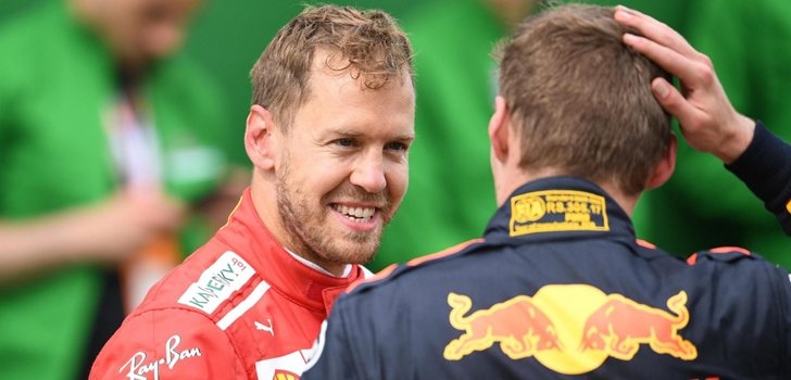 Vettel habla con Verstappen