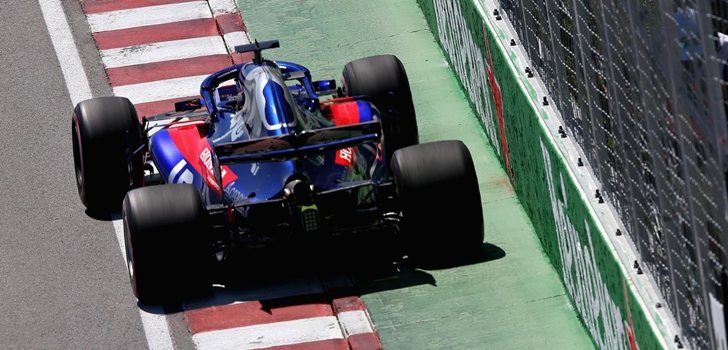 Hartley pasa junto al Muro de los Campeones en Canadá