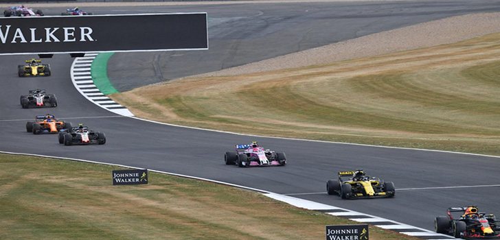 Esteban Ocon rueda en medio del pelotón