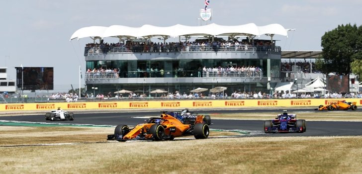 Alonso rueda en Silverstone