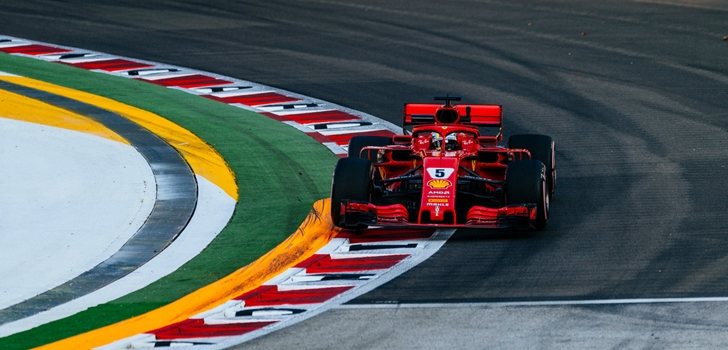 Vettel rueda en los libres de Singapur