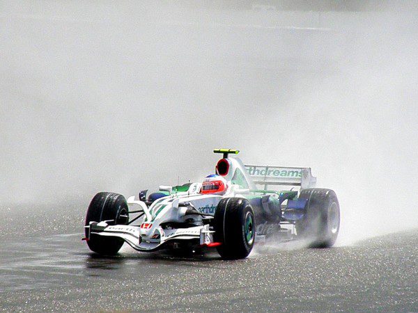 Barrichello estaba sin asiento y ahora se lo rifan