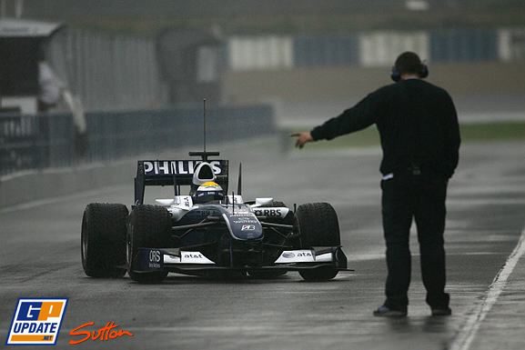 Mucha lluvia en Jerez y Ferrari no sale a pista