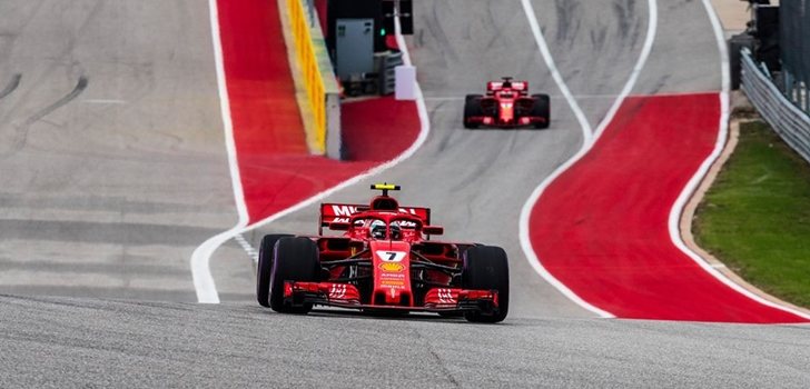 Räikkönen y Vettel, en el pit lane de Austin