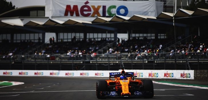 Fernando Alonso rueda en el Autódromo Hermanos Rodríguez