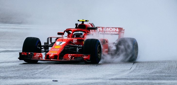 Kimi Räikkönen rueda sobre mojado