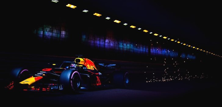 Daniel Ricciardo, subido en el RB14