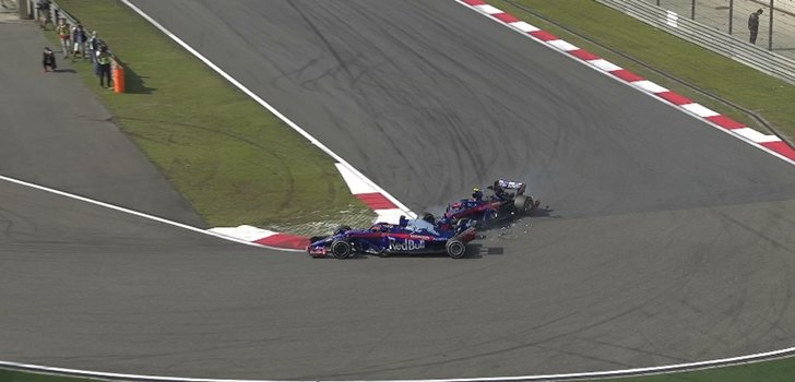 Gasly y Hartley chocan en China