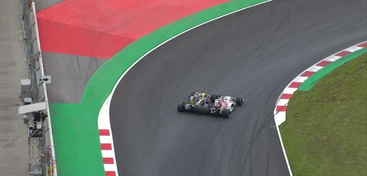 Sainz y Ericsson pelean por posición