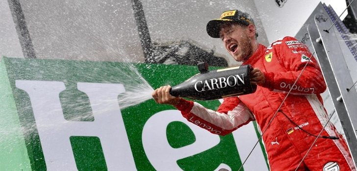 Vettel celebra su triunfo en el Circuito Gilles Villeneuve