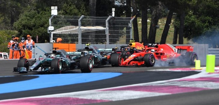 Vettel toca a Bottas en la salida
