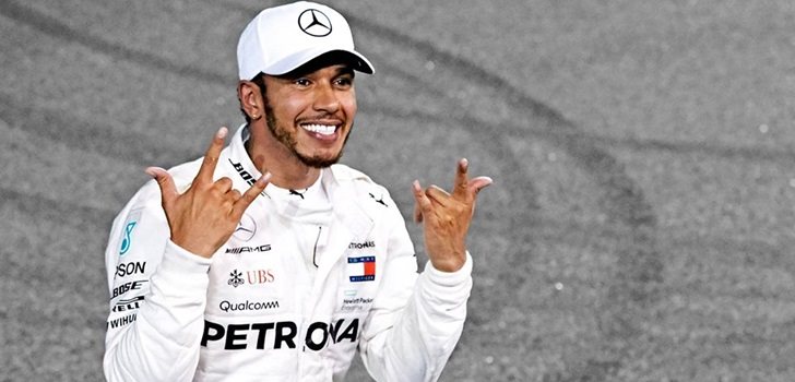 Hamilton posa ante los fotógrafos