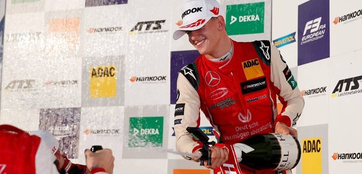 Schmacher celebra su título en la Fórmula 3 Europea