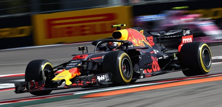 Verstappen rueda en Sochi